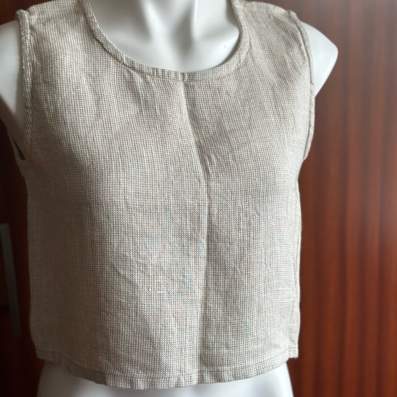 Two NWT AlyWear 100% Linen Top.s M.Made in USA.Retail$38 each. - Picture 12 of 12